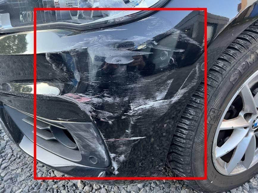 Dokumentierter Fahrzeugschaden am BMW 220i Active Tourer